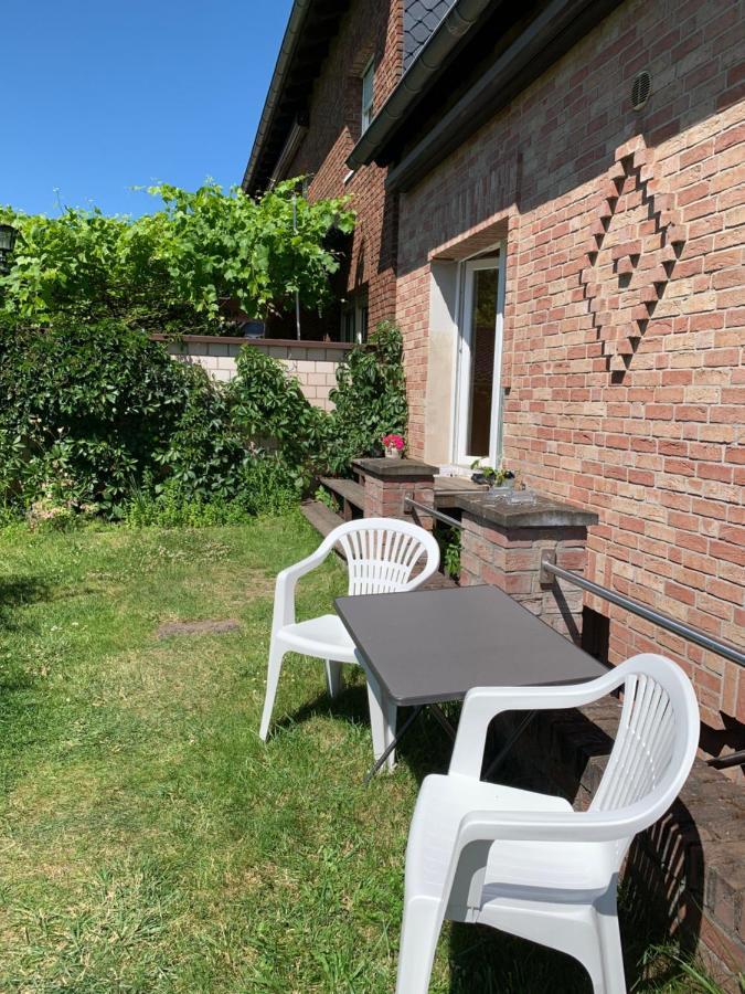 Ferienwohnung Mit Garten In Koeln Exterior foto